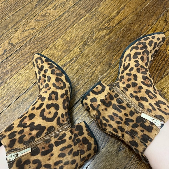A New Day Leopard print booties - Picture 1 of 7